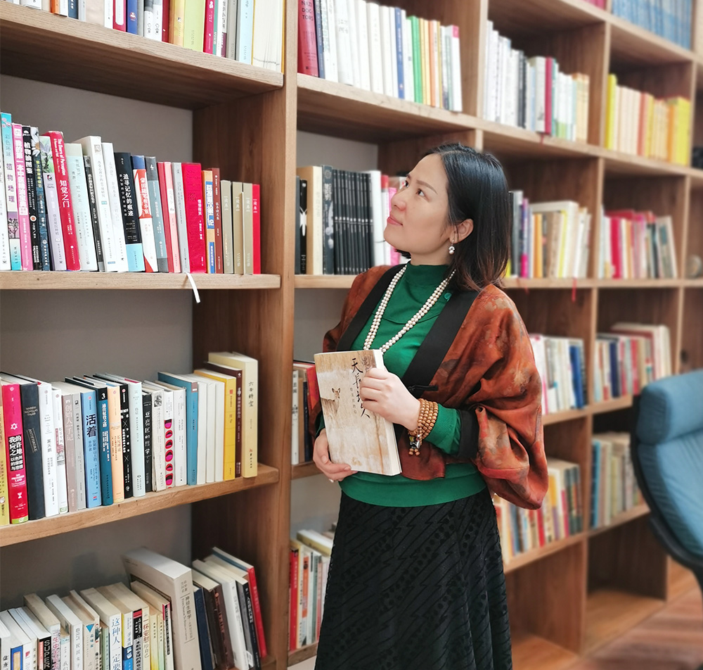 General Manager：Jenny Lee